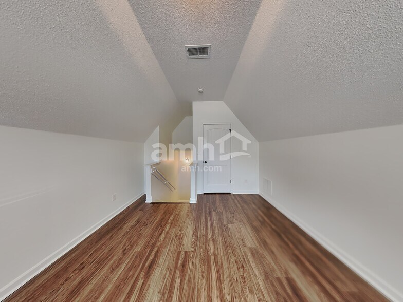 Building Photo - 10361 Cooper Ridge Cv