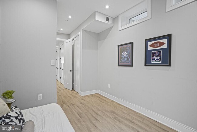 Building Photo - 725 Euclid St NW