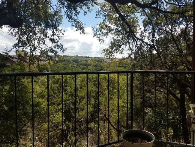 Building Photo - 4711 Spicewood Springs Rd