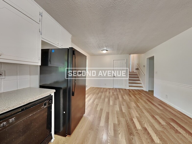 Building Photo - 1406 High Meadow Dr