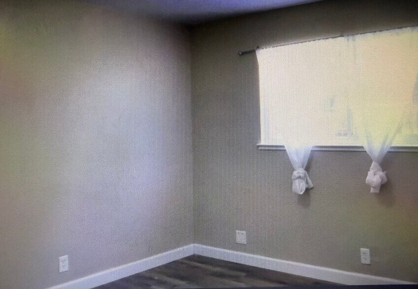 Building Photo - 1820 Celeste Dr