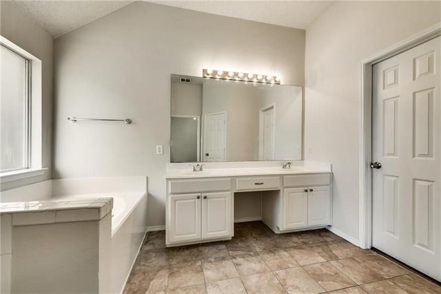 Building Photo - 6204 Autumnwood Dr