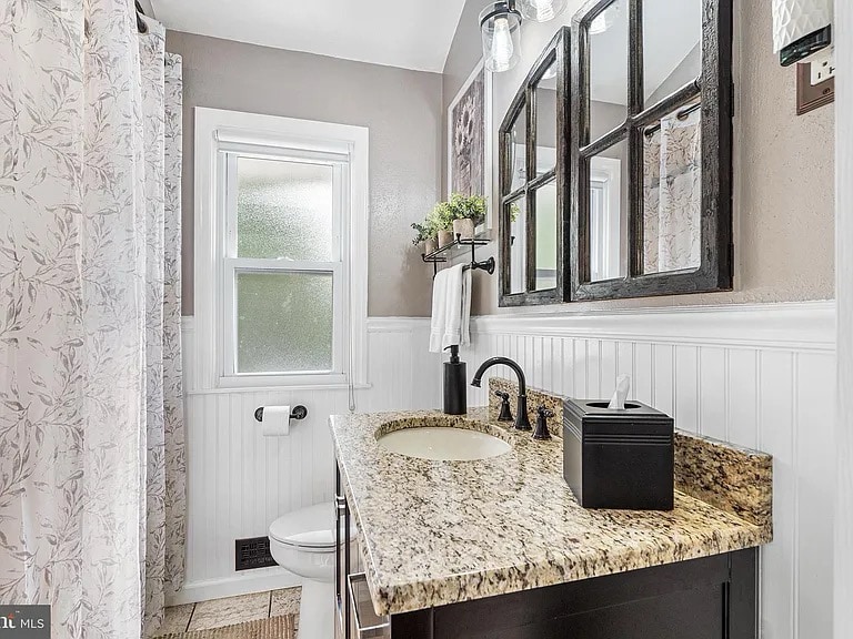 Building Photo - 5 Valley View Ct