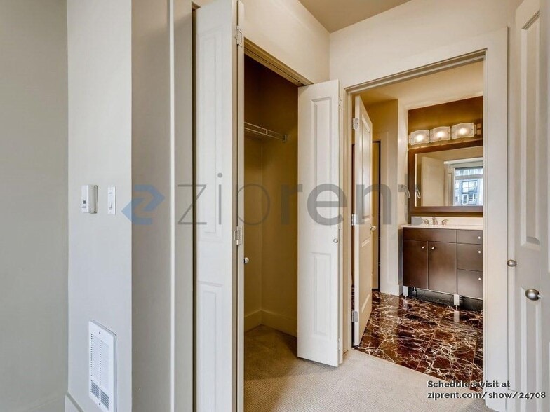 Building Photo - Unit 607