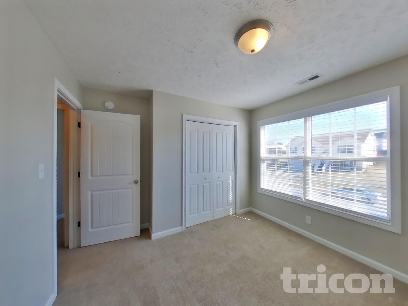 Building Photo - 1457 Mutual Dr