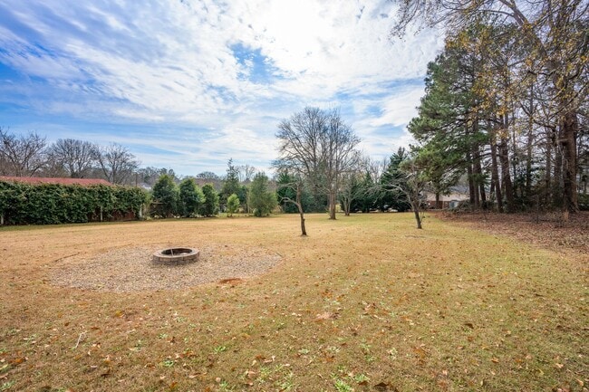 Building Photo - Beautiful 3 BR, 3BA Home-District 1 Schools, Walking Distance to Downtown Inman