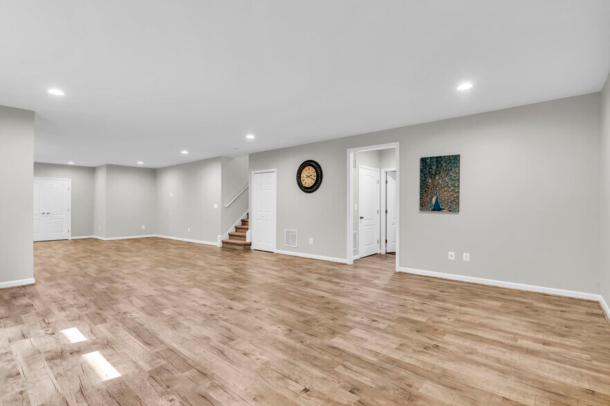 Building Photo - 42522 Stratford Landing Dr