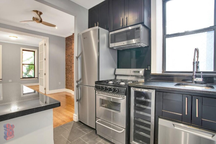 Building Photo - 722 Tenth Ave (between 49th & 50th), #4A