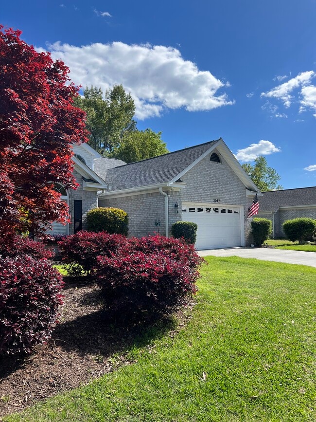 Building Photo - 2067 Ayershire Ln