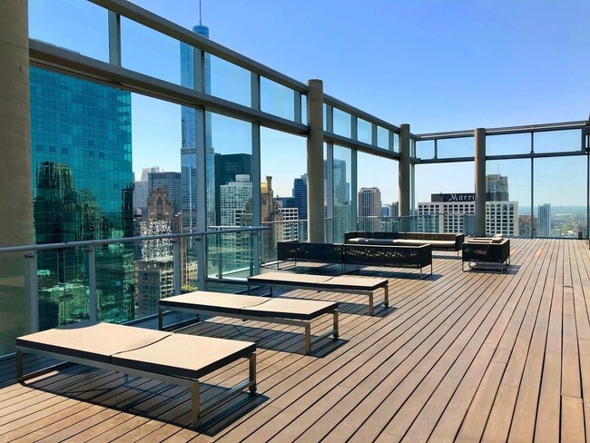 Building Photo - 600 N Fairbanks Ct