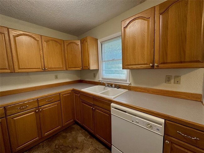 Building Photo - 708 Denison Dr