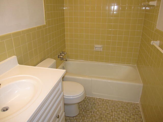 Building Photo - TRENT 557