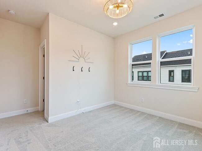 Building Photo - 715 Parker Blvd