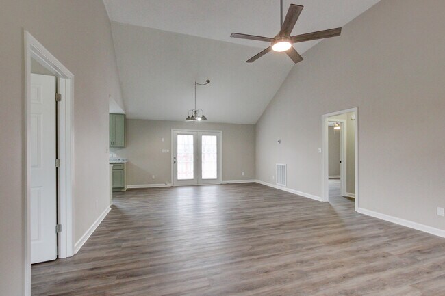 Building Photo - 2481 Clarksville Rd