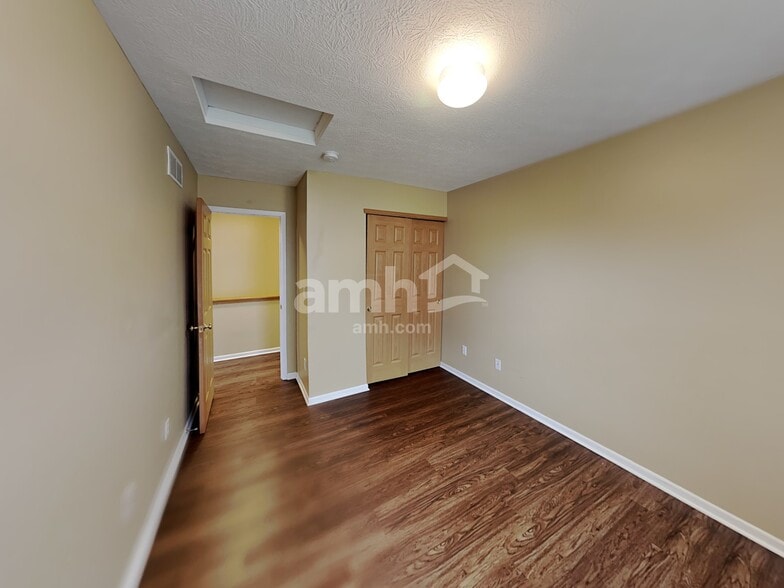 Building Photo - 7961 Blacklick View Dr