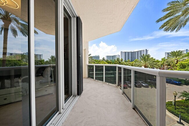 Building Photo - 3200 N Ocean Blvd