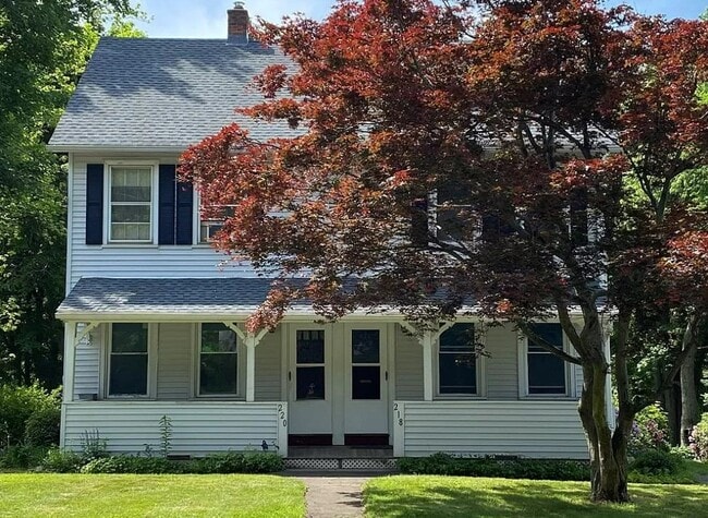 Building Photo - 218 Charter Oak St