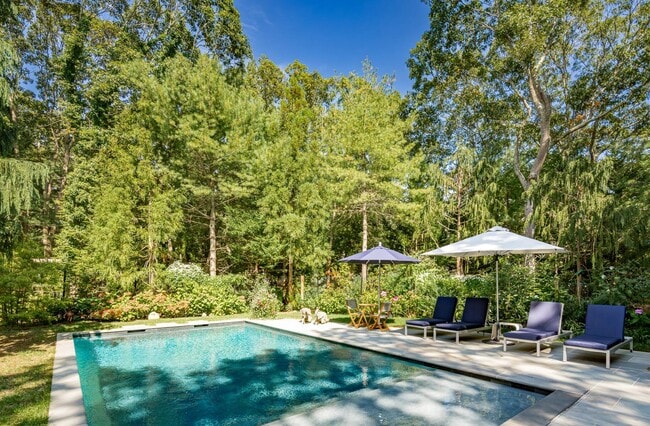 Building Photo - 49 Wooded Oak Ln