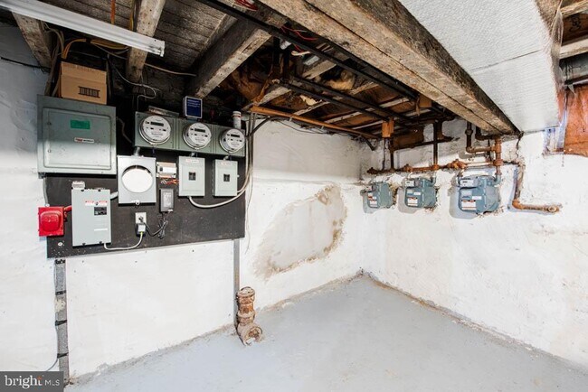 Building Photo - 545 Christian St