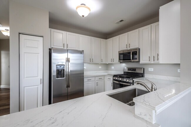 Building Photo - 2641 Loren Ln