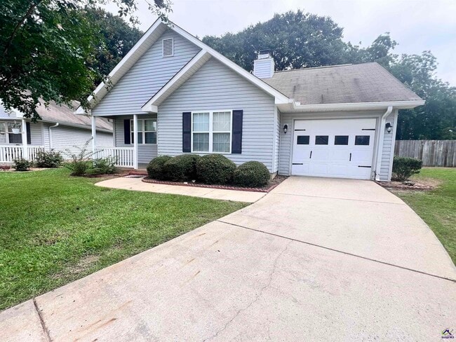 Primary Photo - 221 Deer Track Ct
