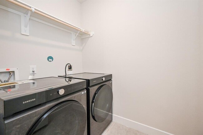 Building Photo - 21827 Erskine Peaks Pl