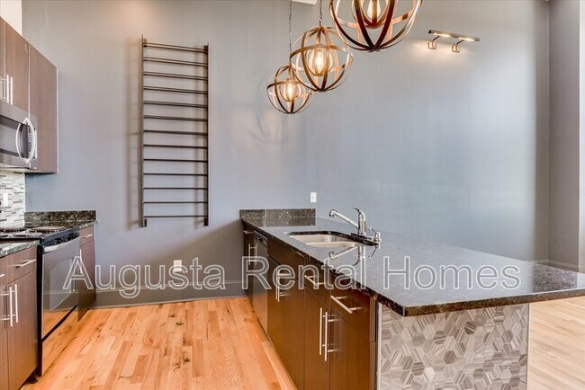 Building Photo - 936 Broad St