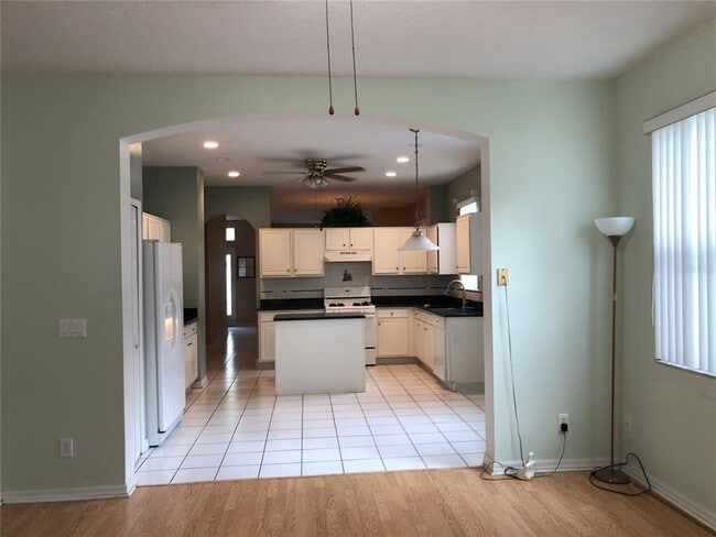 Building Photo - 4815 Riverton Dr