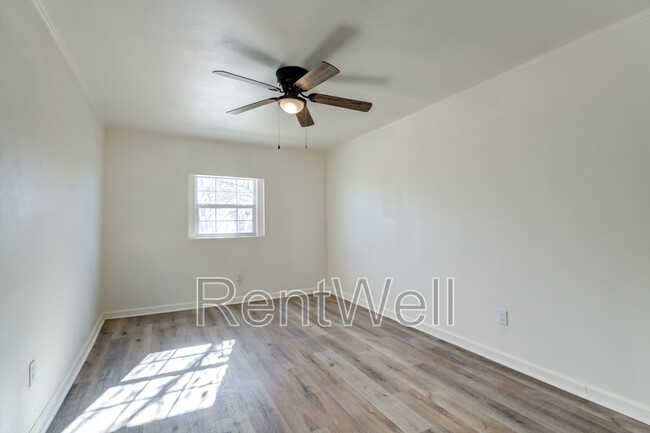 Building Photo - 2516 2nd St