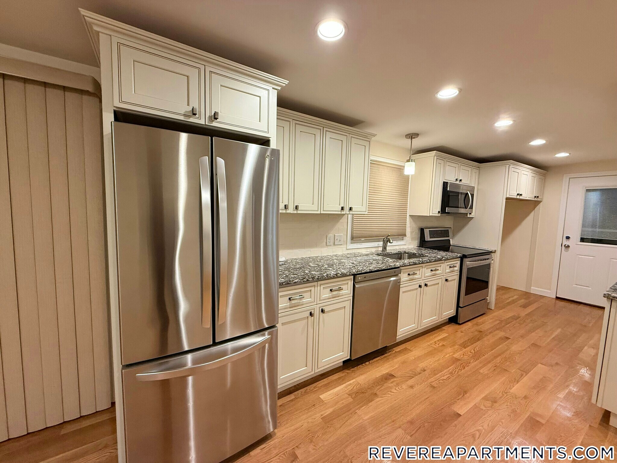 Building Photo - 48 Hauman St