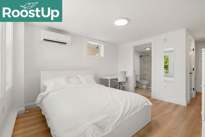 Building Photo - RoostUp Furnished Private Bedroom with Pri...