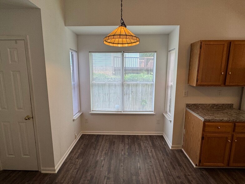 Building Photo - 3206 Rheinwood Ct