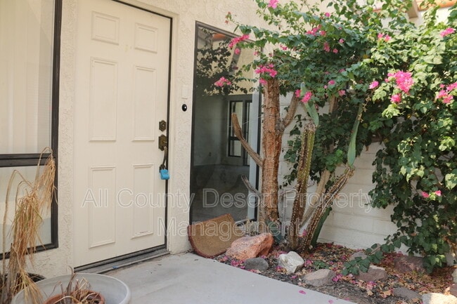 Building Photo - 45346 Driftwood Dr