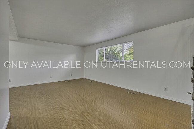 Building Photo - 234 W Foxbridge Dr