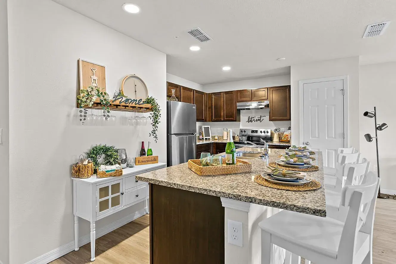 Kitchen - 7644 Mailes Ct