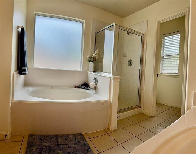 Building Photo - 3114 Holly Ranch Dr