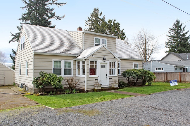 Building Photo - 9134 SE Ankeny St