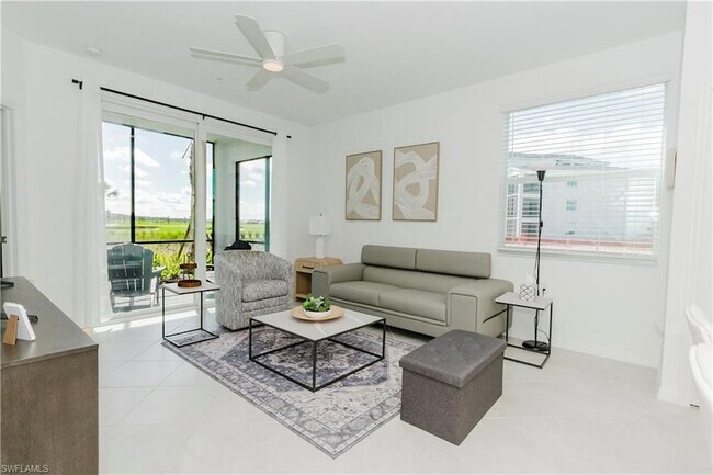 Building Photo - 15285 Green Acre Avenue Unit 418