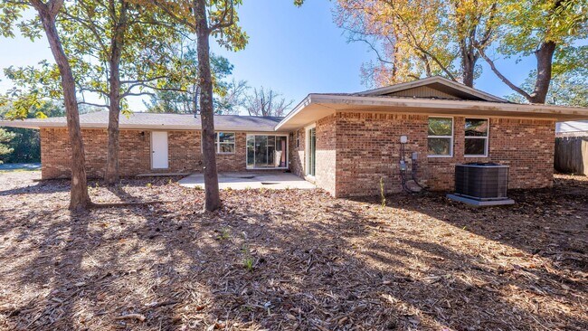 Building Photo - 1 Stafford Cir NE