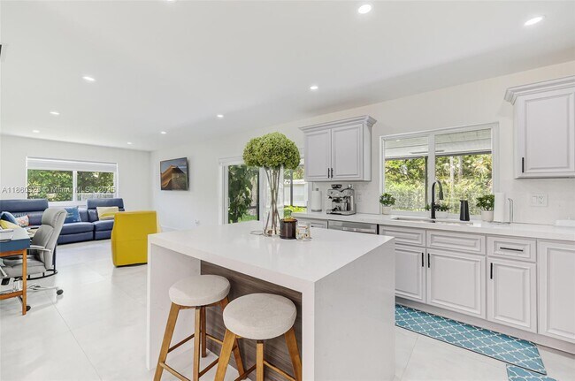 Building Photo - 17460 SW 85th Ave