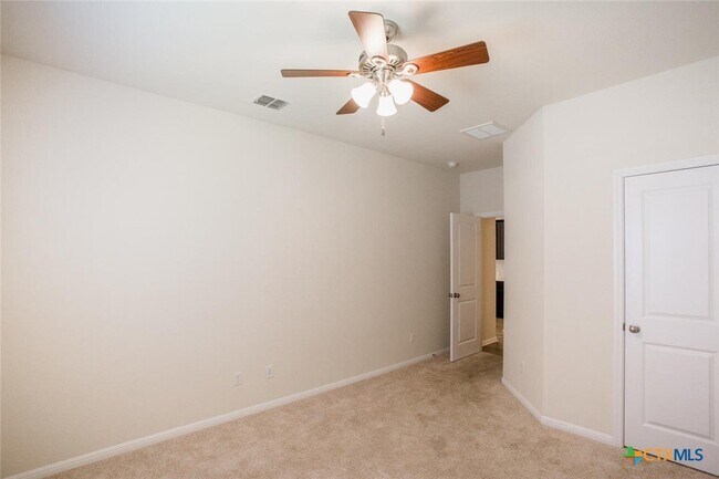 Building Photo - 242 Mossycup Dr