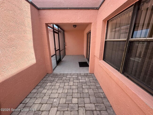 Building Photo - 744 S Orlando Ave