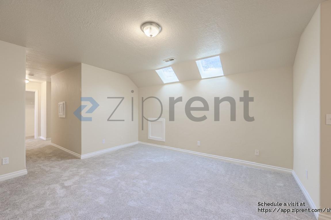 Building Photo - 10326 Avondale Dr