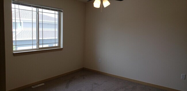 Building Photo - 6014 Driscoll Dr