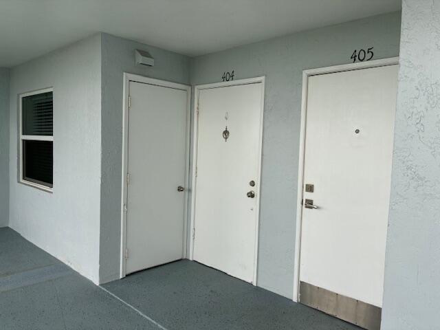 Building Photo - 689 NE 6th Ct