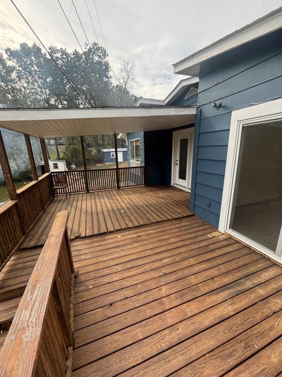 Building Photo - 1527 Cranfield Rd