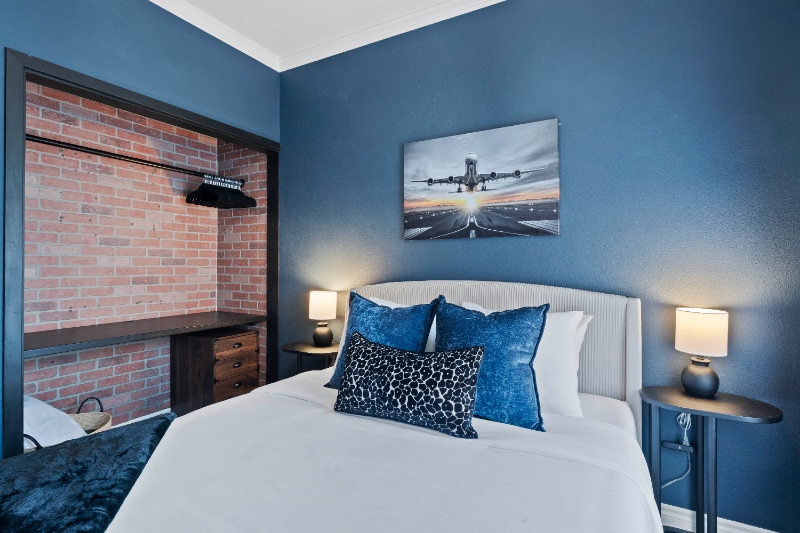 Building Photo - 26947 Hillsborough Pkwy