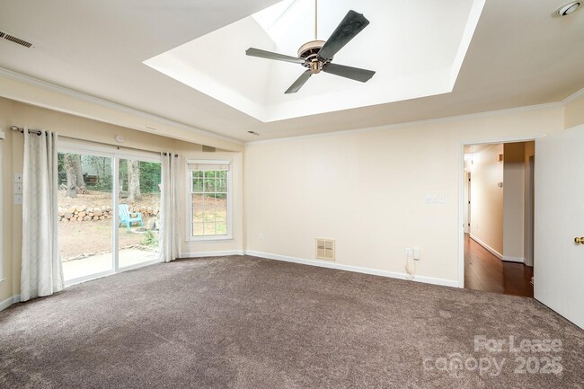 Building Photo - 901 Winter Wood Dr