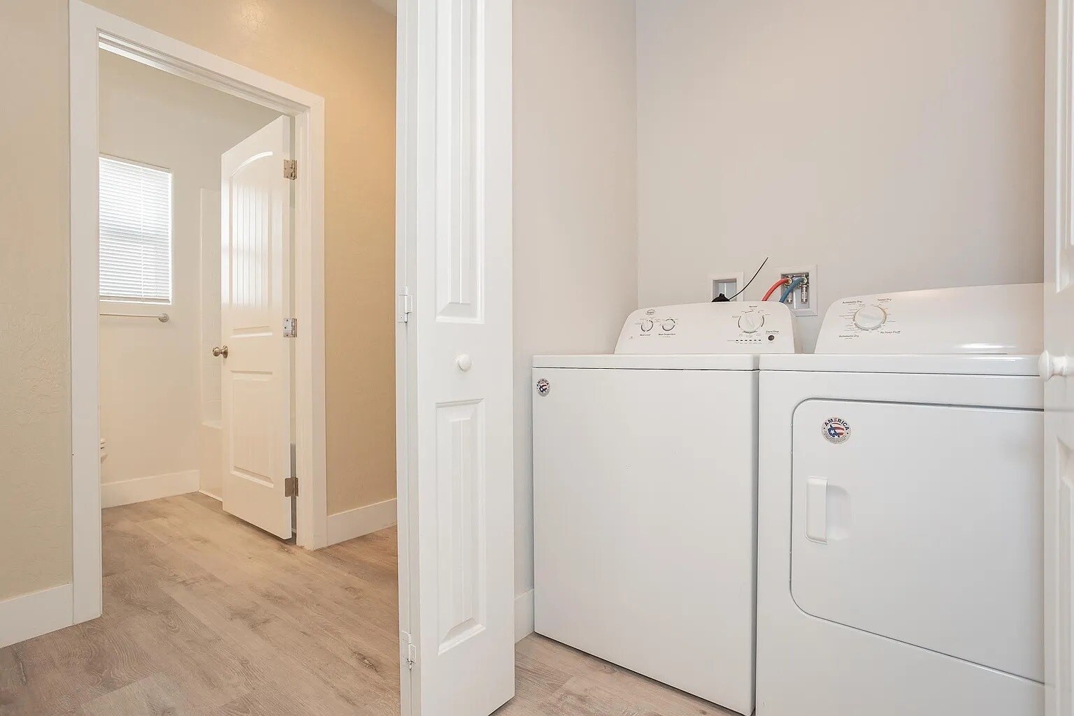 Building Photo - 1741 S Dandelion St