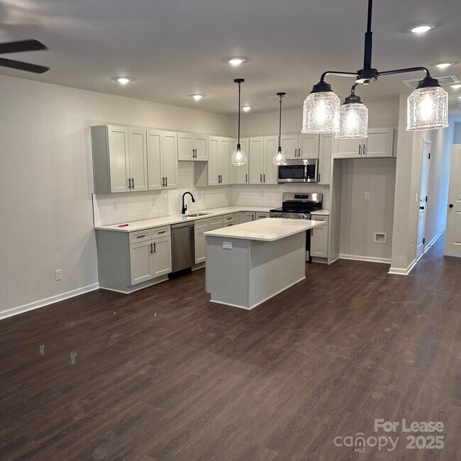 Building Photo - 9717 Misenheimer Rd